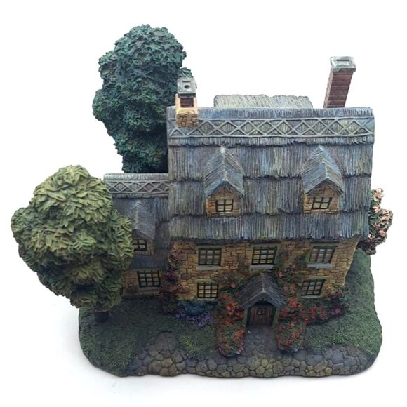 Thomas Kinkade Hawthorne Village Stonebrooke Inn Sculpture #79984 Christmas - Picture 2 of 9